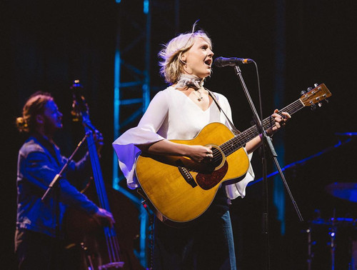 Laura Marling 2016 08 20 Live at Green Man Festival 01.jpg