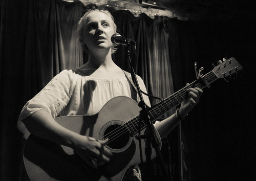 Laura Marling 2016 02 17 Live at Hebden Bridge 02.jpg
