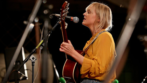 Laura Marling 2016 12 06 Live at Maida Vale BBC Radio 4 06.jpg