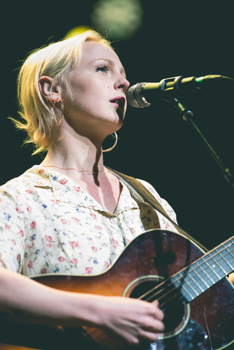 Laura Marling 2017 05 20 Live at Brooklyn Steel New York 02.jpg