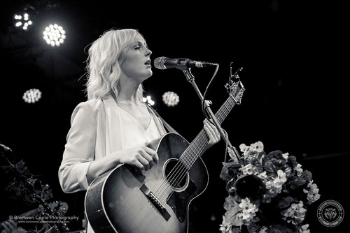 Laura Marling 2017 06 10 Live at The Gov Adelaide 04.jpg
