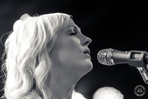 Laura Marling 2017 06 10 Live at The Gov Adelaide 06.jpg