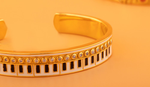 Fashion jewelry online.jpg