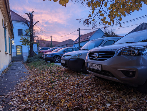 PXL 20221110 152030051.NIGHT.jpg