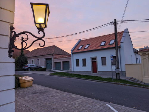 PXL 20221110 152136344.NIGHT.jpg