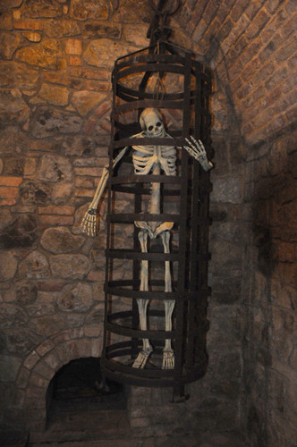 Web Wk20 CA Napa Castello diAmorosa 6 TourtureChamber 6478.jpg