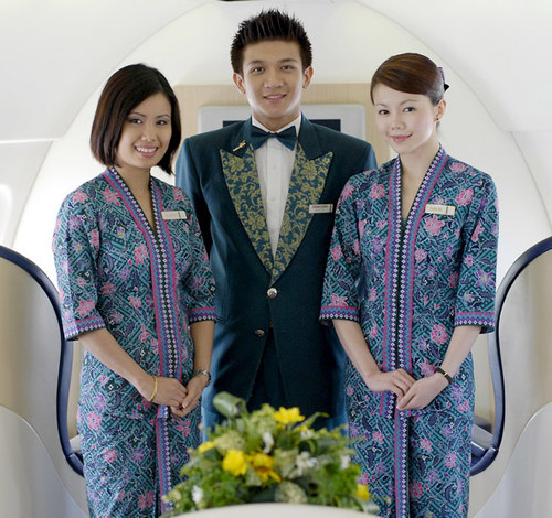 Singapore airline kebaya.jpg